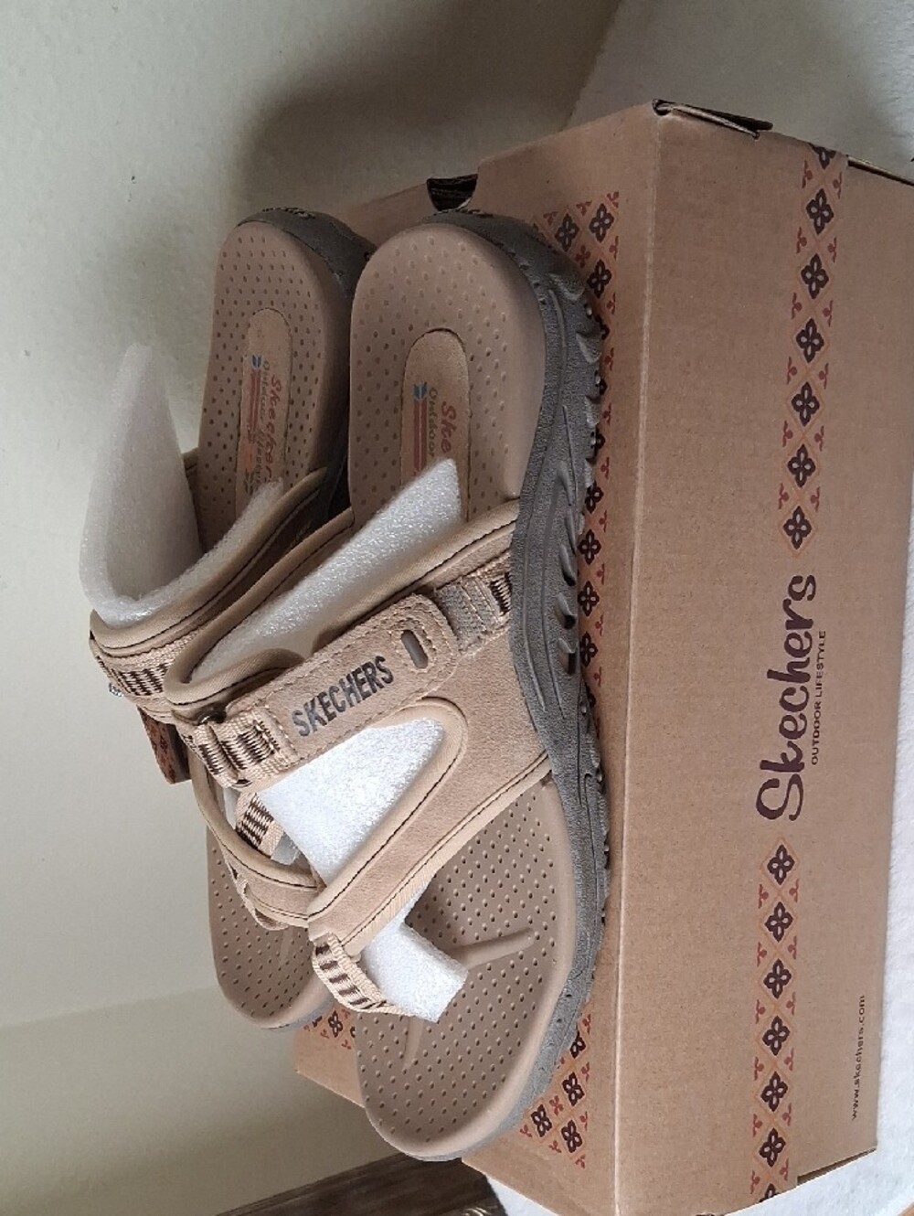Skechers Reggaes Tan Beige Strappy Comfort Sandals - Picture 5 of 6